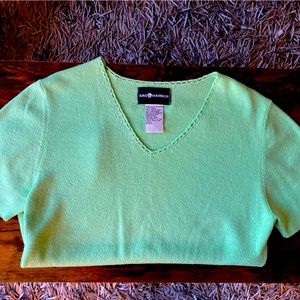Women’s short sleeved light sweater shirt